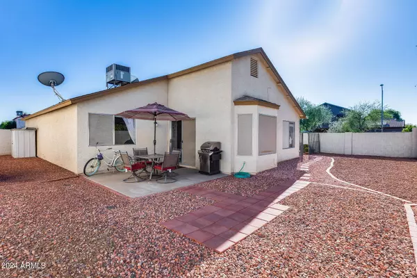 8862 W GROVERS Avenue, Peoria, AZ 85382