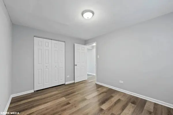 7617 S Colfax Avenue, Chicago, IL 60649