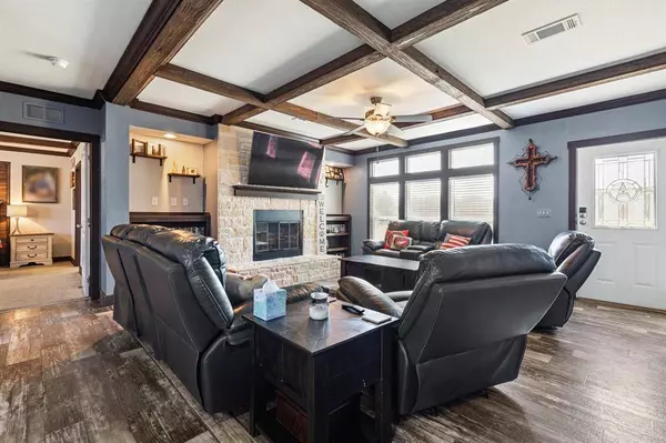 7337 S 12th St Road, Robinson, TX 76706