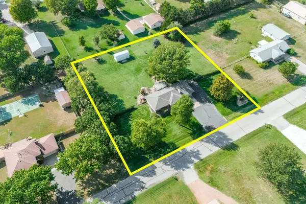 5529 N Charles St, Wichita, KS 67204