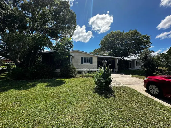 1013 ANN AVE, Lady Lake, FL 32159