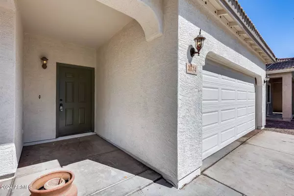 2174 E GREENLEE Avenue, Apache Junction, AZ 85119