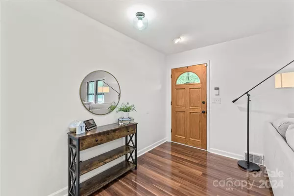 1106 Robinhood LN, Kannapolis, NC 28081