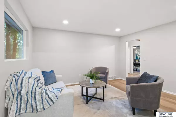 207 Forest Drive, Bellevue, NE 68005