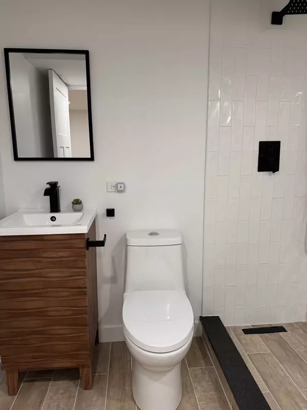 6901 Penner Avenue, Downers Grove, IL 60516