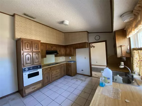 4919 Willowhaven Circle, Garland, TX 75043