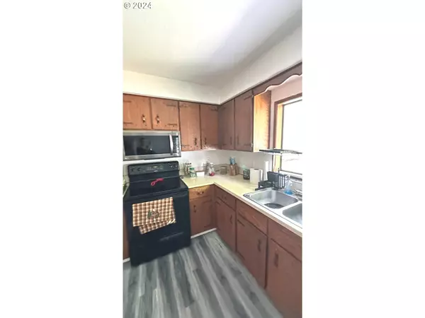 117 DEBBIE ST, Longview, WA 98632