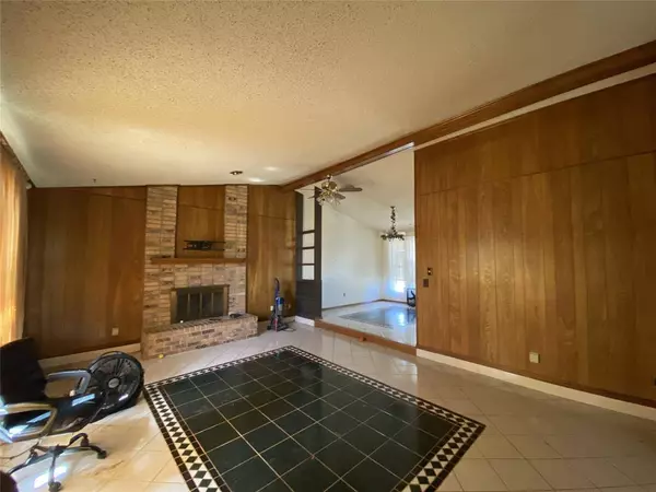 4919 Willowhaven Circle, Garland, TX 75043