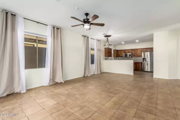 1816 W OWENS Way, Anthem, AZ 85086