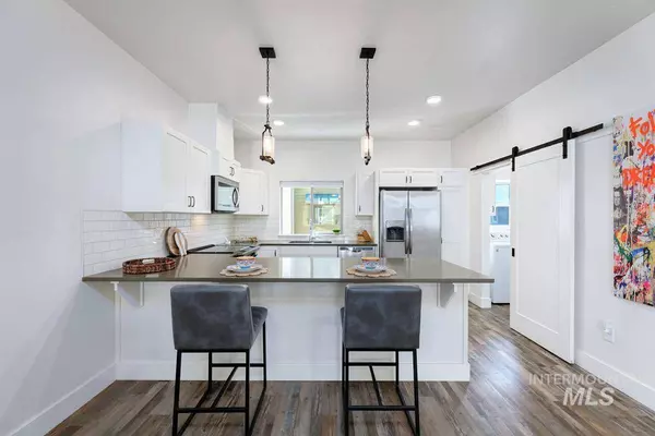 4224 N Freeride Lane, Garden City, ID 83714