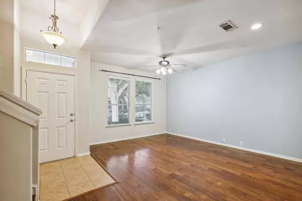 548 Legends Drive, Lewisville, TX 75057