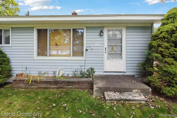 53130 LUANN Drive, Shelby Twp, MI 48316