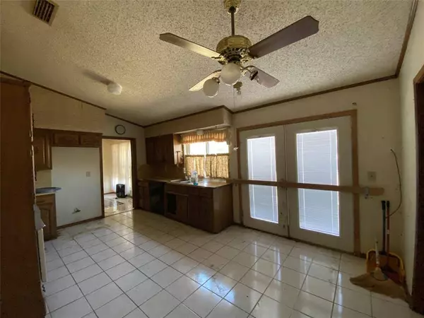 4919 Willowhaven Circle, Garland, TX 75043