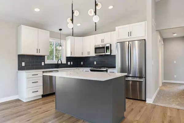 518 Leonard St, Belding, MI 48809