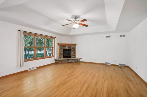 7132 Hickory Run, Waunakee, WI 53597