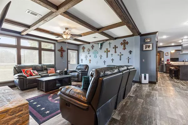 7337 S 12th St Road, Robinson, TX 76706