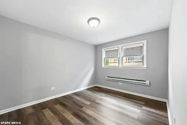 7617 S Colfax Avenue, Chicago, IL 60649