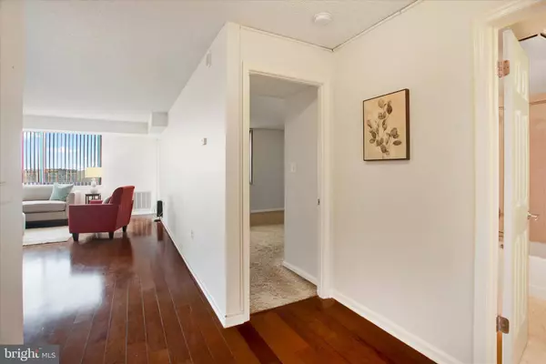 10101 GROSVENOR PL #1915, Rockville, MD 20852