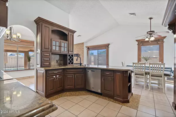 6315 W AIRE LIBRE Avenue, Glendale, AZ 85306