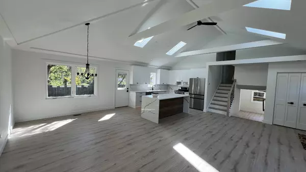 6901 Penner Avenue, Downers Grove, IL 60516