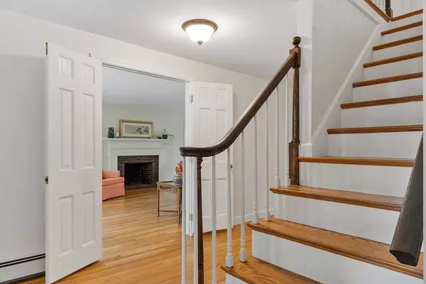 24 Kathleen Dr, Andover, MA 01810