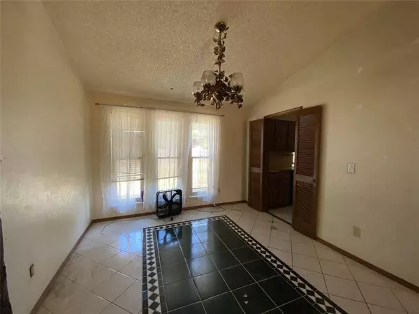 4919 Willowhaven Circle, Garland, TX 75043