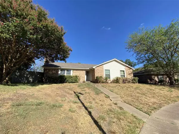 4919 Willowhaven Circle, Garland, TX 75043