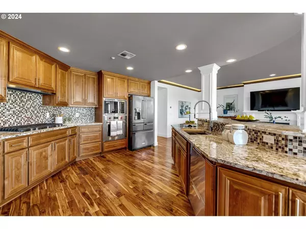 5433 SE SCENIC LN, Vancouver, WA 98661