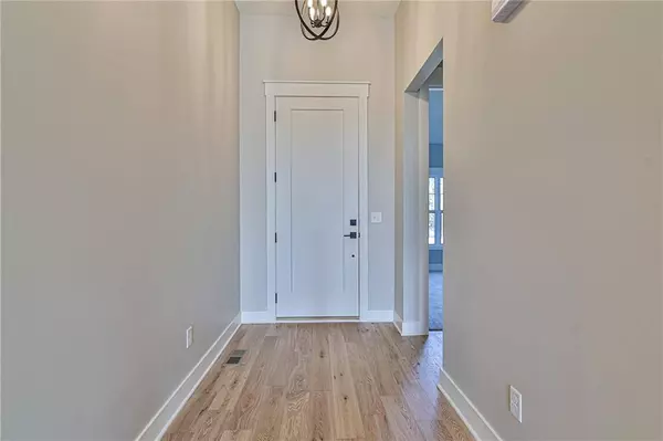 2372 NE Skopelos CT, Blue Springs, MO 64014