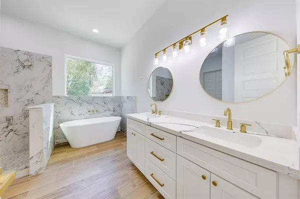 2206 Hummingbird ST, New Caney, TX 77357