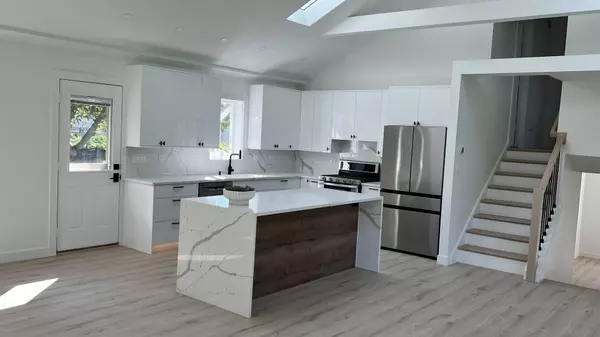 6901 Penner Avenue, Downers Grove, IL 60516