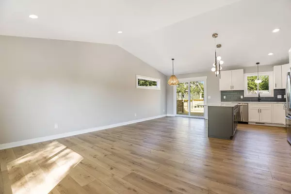 518 Leonard St, Belding, MI 48809