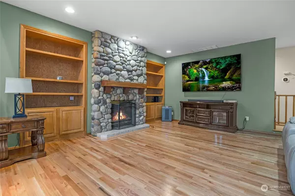 16608 56th PL W, Lynnwood, WA 98037