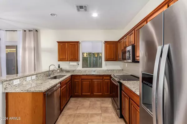 1816 W OWENS Way, Anthem, AZ 85086