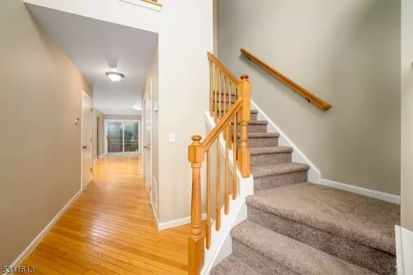 8 Mindy Dr, Franklin Twp., NJ 08873