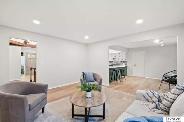 207 Forest Drive, Bellevue, NE 68005