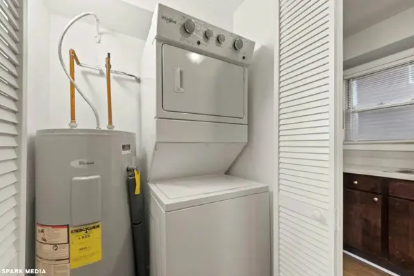 7617 S Colfax Avenue, Chicago, IL 60649