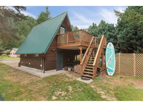 10282 FIELD CREST DR, Birkenfeld, OR 97016