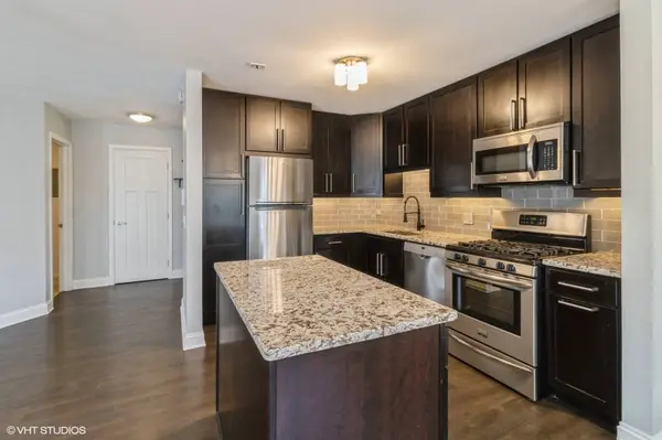 136 Century CT #O2, Schaumburg, IL 60193