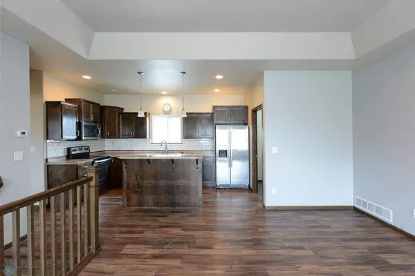 5805 58th AVE S, Fargo, ND 58104