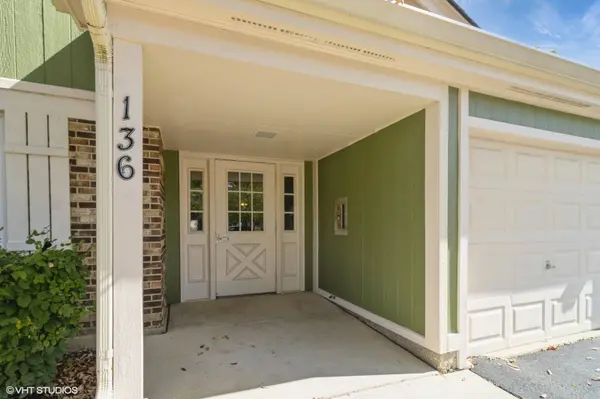 136 Century CT #O2, Schaumburg, IL 60193