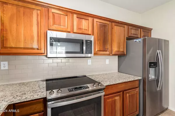 1816 W OWENS Way, Anthem, AZ 85086