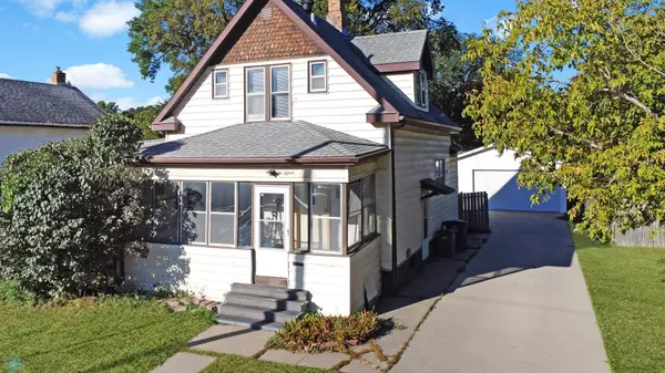 215 11th ST N, Moorhead, MN 56560