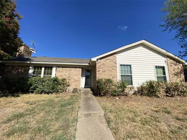 4919 Willowhaven Circle, Garland, TX 75043