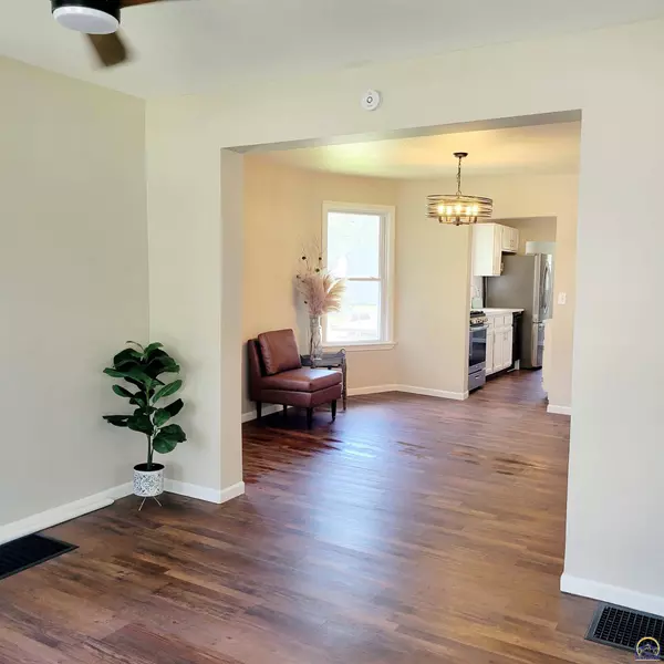 204 E Main ST, Meriden, KS 66512