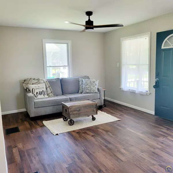 204 E Main ST, Meriden, KS 66512