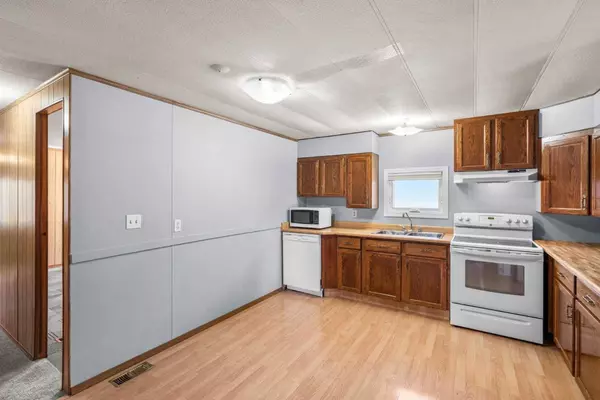 840 Spring Haven CT SE, Airdrie, AB T4A 1B7