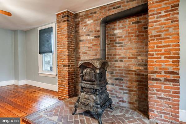 1003 W BRIDGE ST, Phoenixville, PA 19460