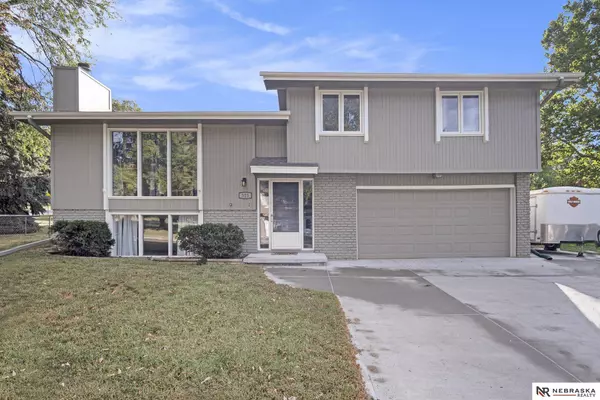 325 N 152nd Street, Omaha, NE 68154