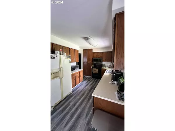 117 DEBBIE ST, Longview, WA 98632